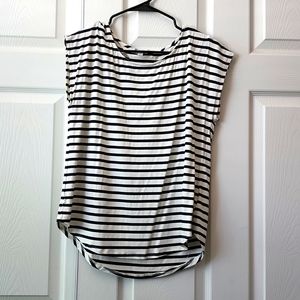 Green envelope la size  xl black and white